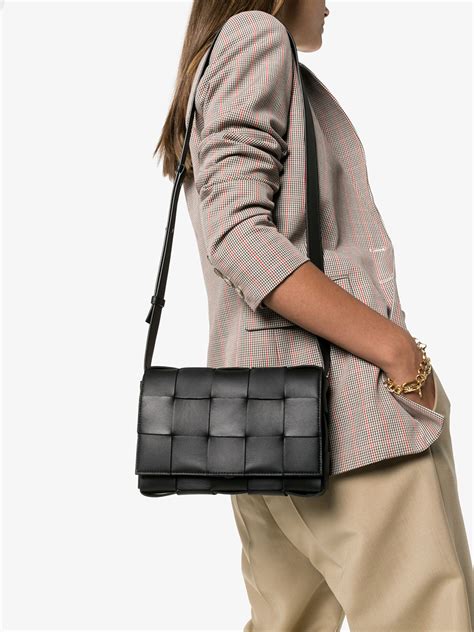 bottega veneta tasche gross|bottega veneta leather bag.